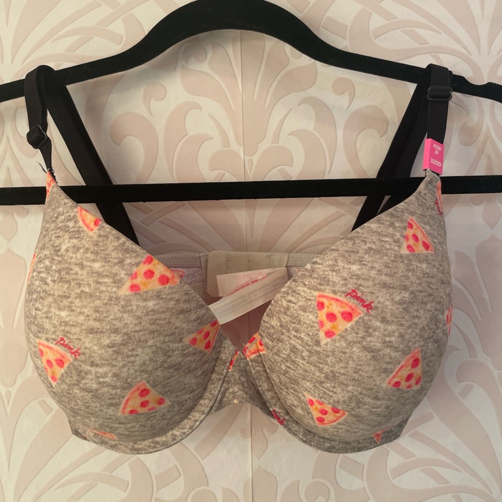 NWT Victoria’s Secret push up bra. 32DD
